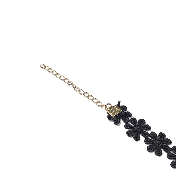 Flower Choker Necklace - Picture 7 of 8